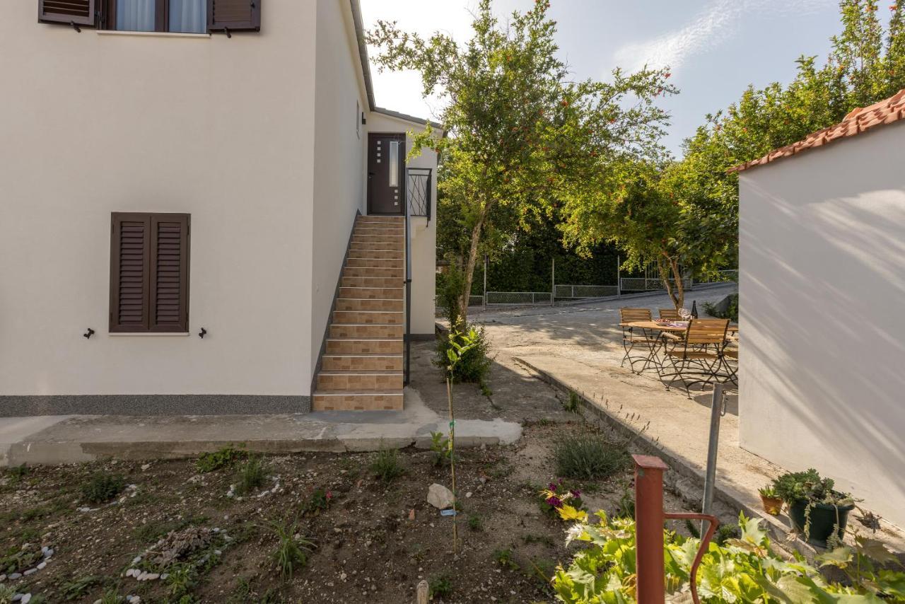 Apartment Lamaro Kaštela Zewnętrze zdjęcie