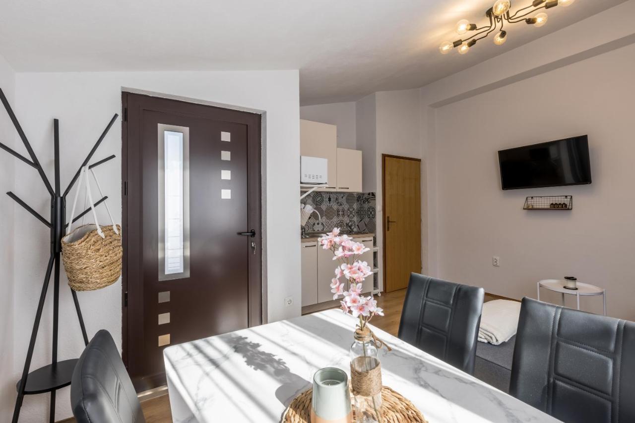 Apartment Lamaro Kaštela Zewnętrze zdjęcie