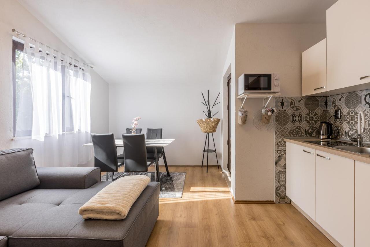 Apartment Lamaro Kaštela Zewnętrze zdjęcie