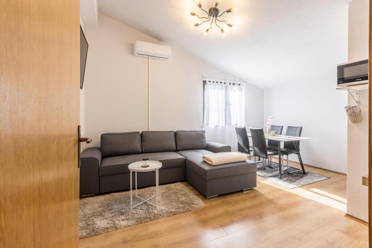 Apartment Lamaro Kaštela Zewnętrze zdjęcie
